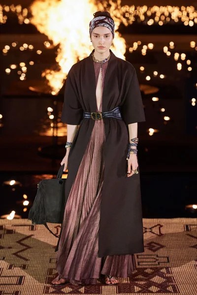 Look 48